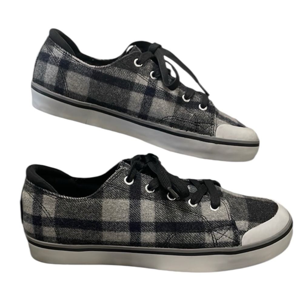 Keen Sneakers Shoes Women's Size 10 Elsa III 1021926 Black Gray Plaid Flannel